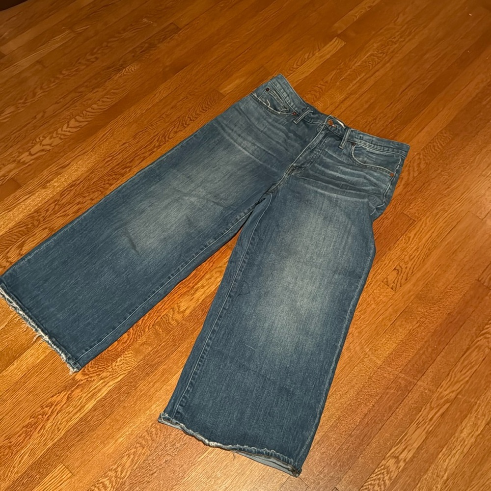 Madewell jeans.  Women’s size 31. Light wash. Ripped hem. Zip fly.